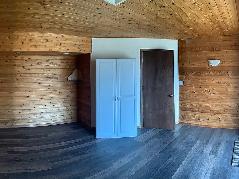 504 Ash St N — Photo 8