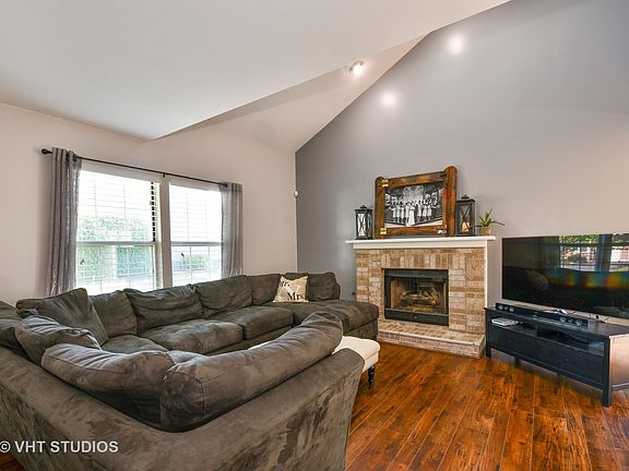 3rd image of 97 Cammeron Ct