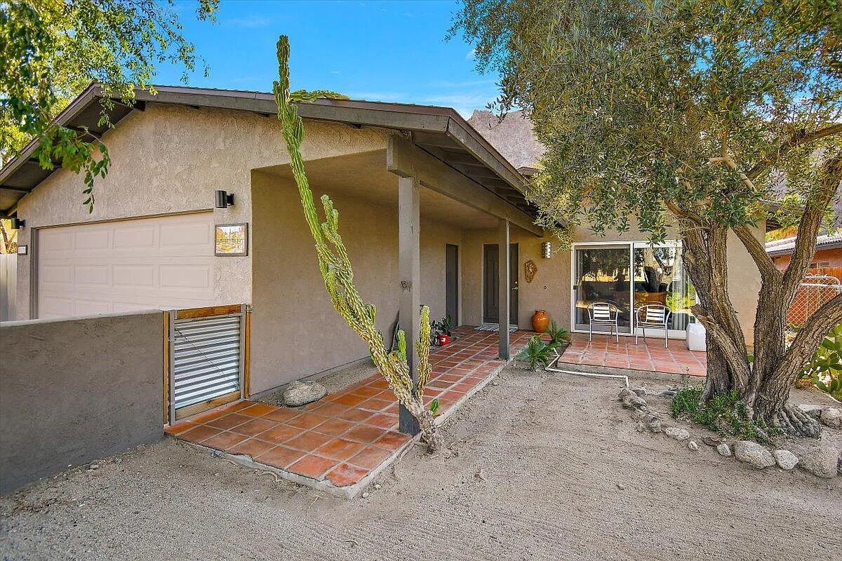 3 bed, 1415 sqft, $3,199 — Photo 2