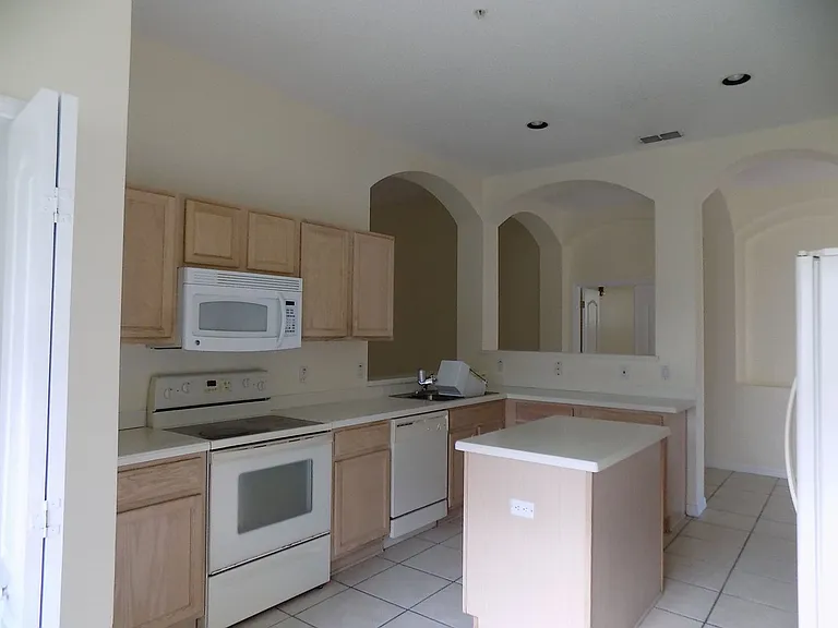 102 Carnival Dr — Photo 12