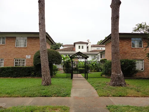1203 Bartlett St Photo 1