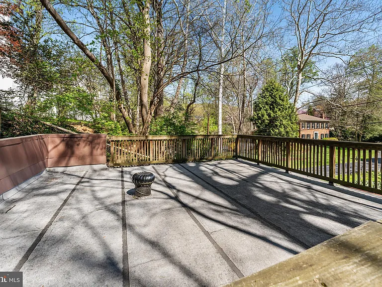 2820 Ellicott St NW — Photo 42