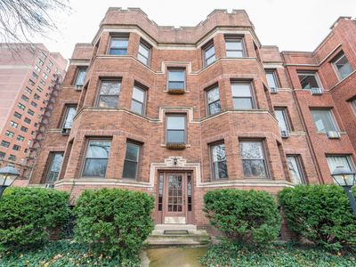 707 W Montrose Ave #2E, Chicago, IL, 60613