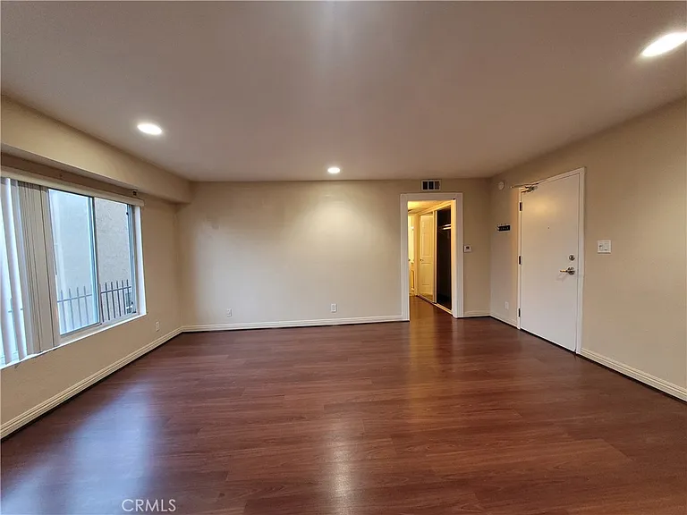 11041 La Maida St #3 — Photo 15