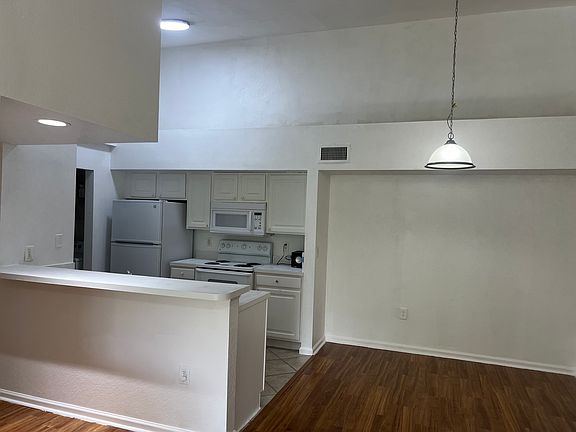 4th image of 4149 Residence Dr APT 817