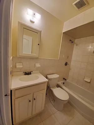 Rented by Paragon Real Estate Corporation | media 11