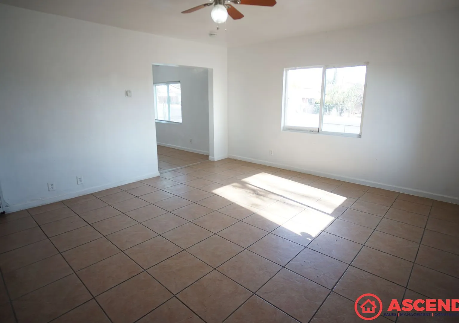 430 Crawford St — Photo 2