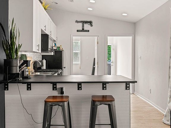 3rd image of 2738 N Bartlett Ave #2738U2