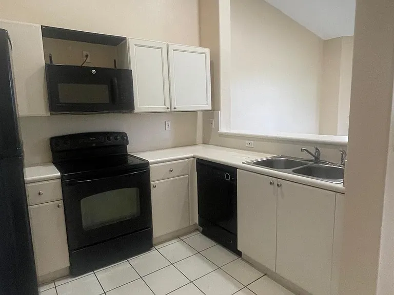 2903 SE 17th Ave #211 — Photo 12