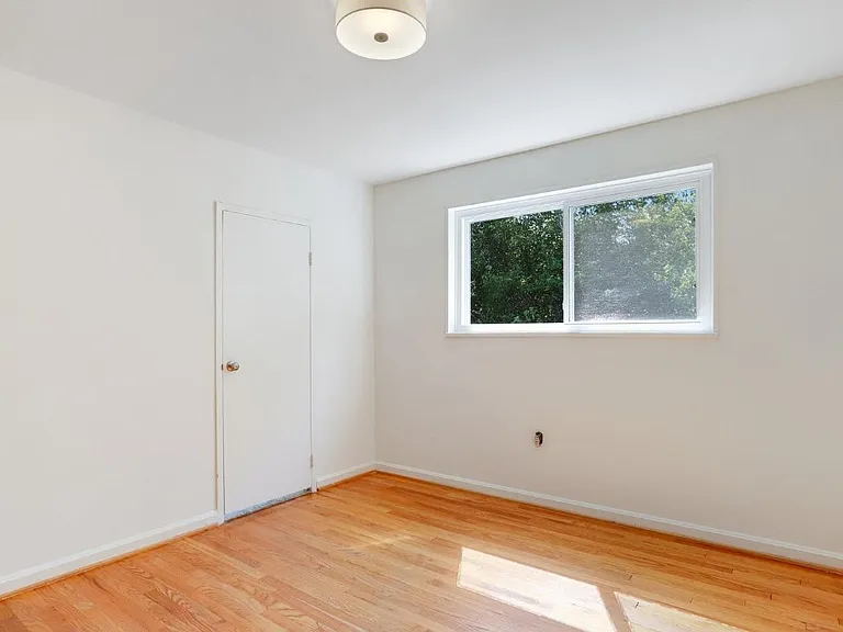 4516 Gretna St — Photo 19