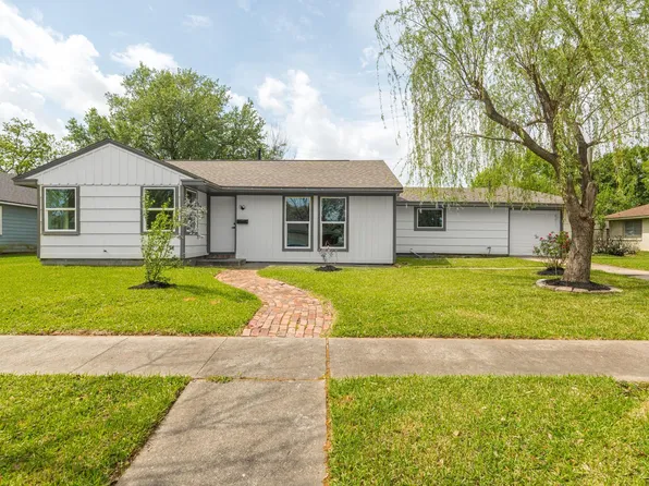 1905 Tennessee St, Baytown, TX 77520