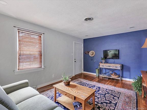 5th image of 2114 Kenwood Ave