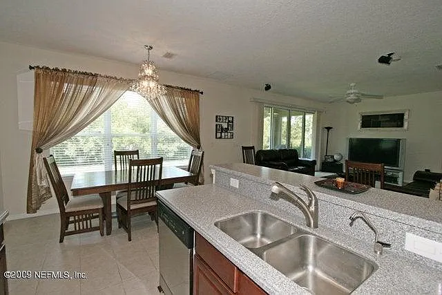 3914 Highgate Ct — Photo 8