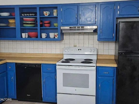 3rd image of 181 Camp Ridge Rd