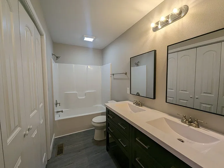 2230 Lyon St — Photo 8