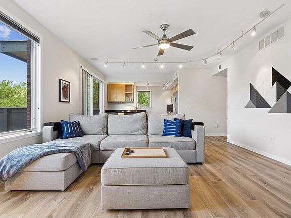 3rd image of 4650 Holiday Dr #201