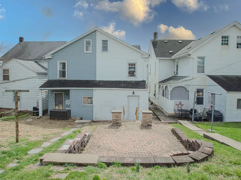 208 Chestnut St — Photo 16