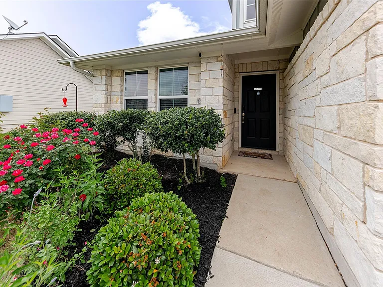 303 Schuyerville Dr — Photo 5