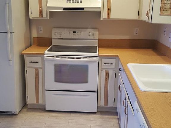 4th image of 110 Limewood Pl Unit 5