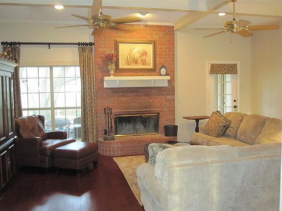 3rd image of 405 Meadow Mountain Dr