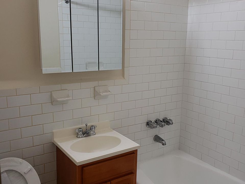 2nd image of 17530 88th Ave