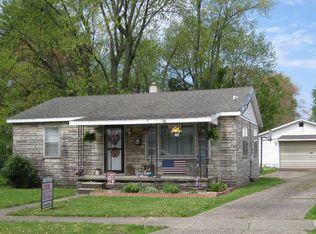 916 11th Ave, Mount Carmel, IL 62863