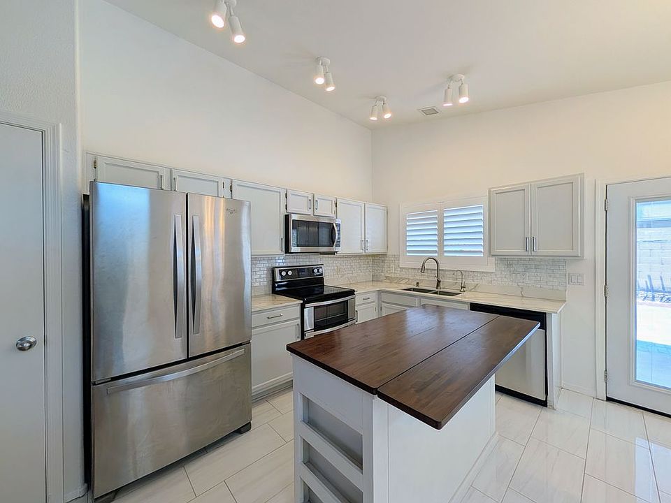 1st image of 2824 W Angela Dr