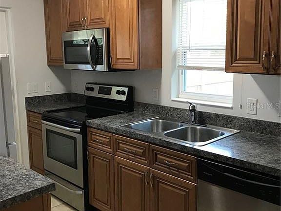 2nd image of 1059 32nd St