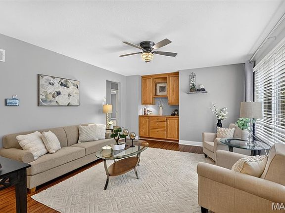 5th image of 161 Stuart Ln