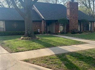 2324 NE Garden Ln, Lawton, OK 73507