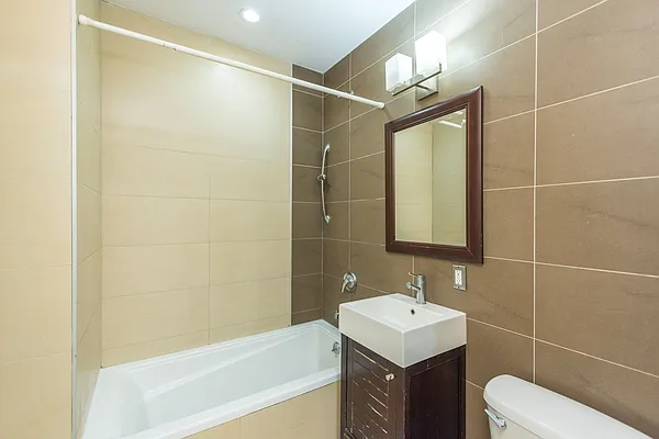 Rented by Nooklyn NYC LLC | media 18