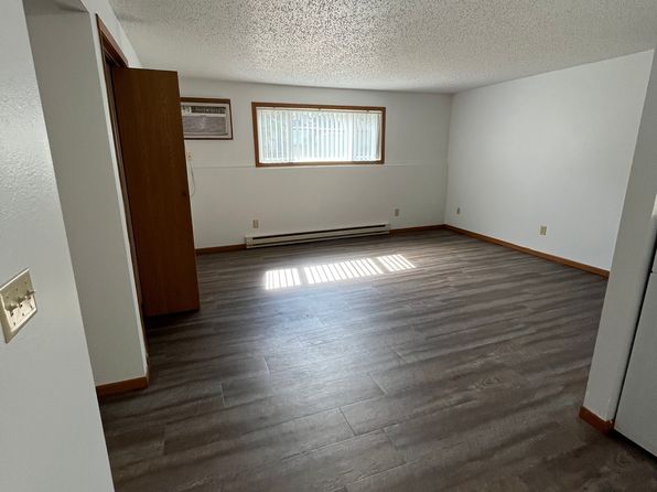 100 11th St NE, Hazen, ND 58545