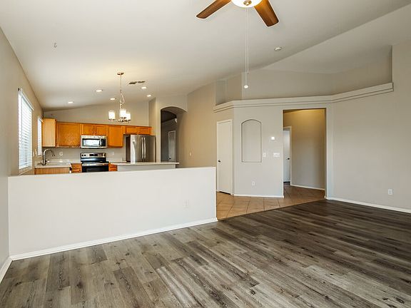 5th image of 12821 W Crocus Dr