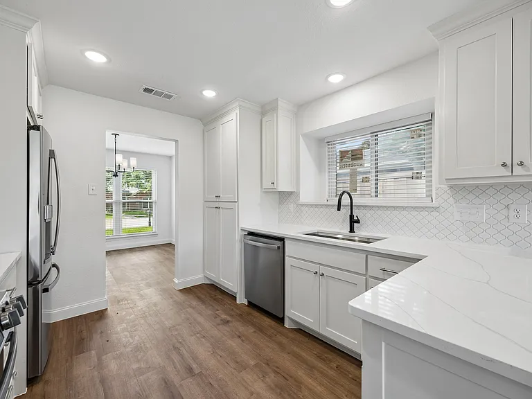 1916 Arbor Creek Dr — Photo 12