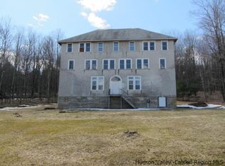 99 Tamarack Rd, Greenfield Park, NY 12435