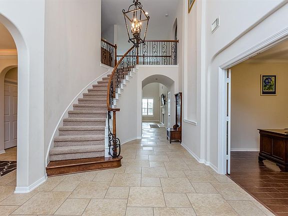 4th image of 507 Little River Ct
