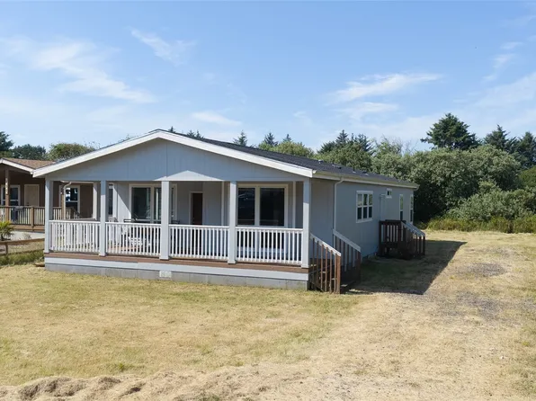 141 Frigate Street NW, Ocean Shores, WA 98569