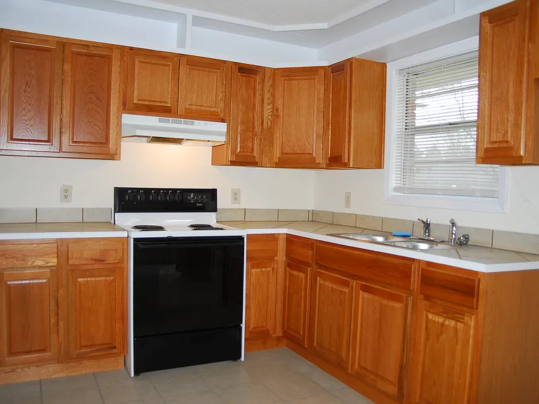 1005 Debra Dr — Photo 8