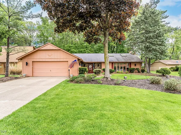 10595 Shale Brook Way, Strongsville, OH 44149