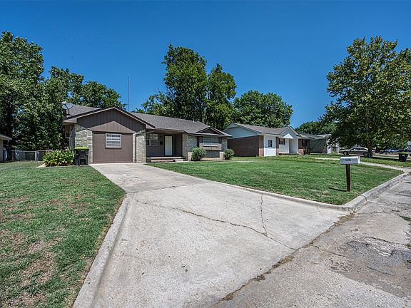 2nd image of 926 Charles Dr