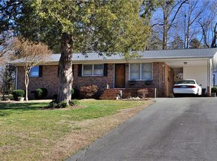 2728 Terrace Dr, Burlington, NC 27215