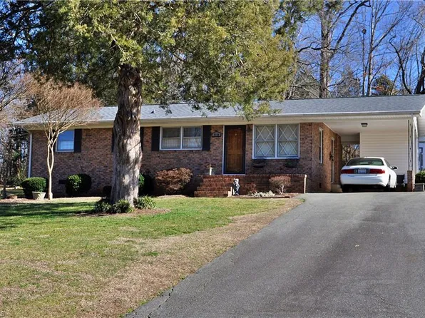 2728 Terrace Dr, Burlington, NC 27215