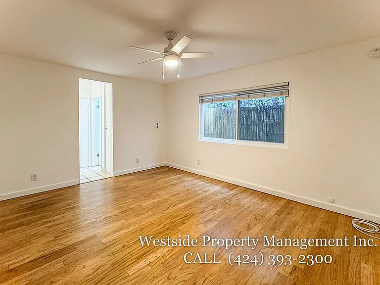 416 Rose Ave #4 — Photo 3