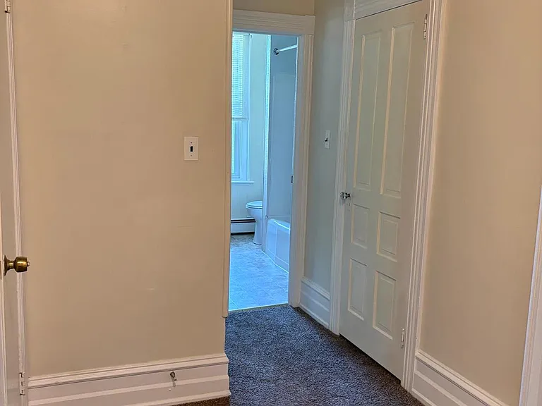 330 Broad St #2R — Photo 6
