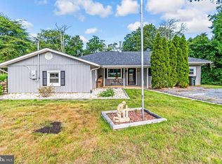 610 Laurel Dr, Pasadena, MD 21122