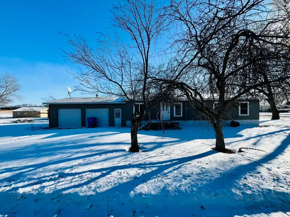 601 N Cloud St, Clark, SD 57225