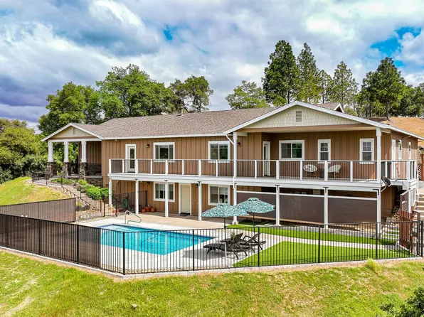911 Candy Cir, Mokelumne Hill, CA 95245