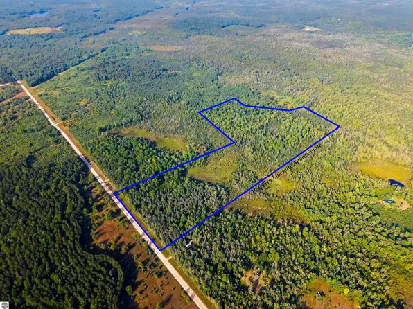 3288 Wheeler Lake Rd NE, Kalkaska, MI 49646