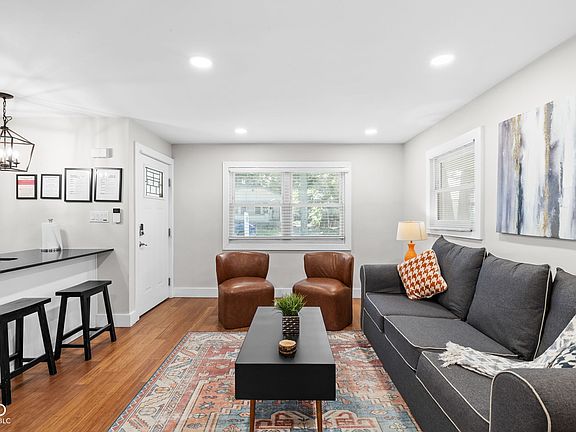 2nd image of 4712 Primrose Ave
