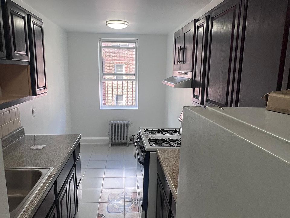 1st image of 55 Sheridan Ave #B06